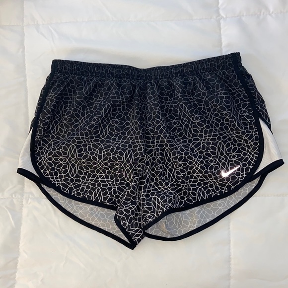 Nike DriFit shorts - Picture 1 of 4